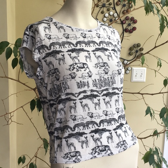 🌺Aeropostale Safari Animal Print Tee Shirt-Small - Picture 2 of 5